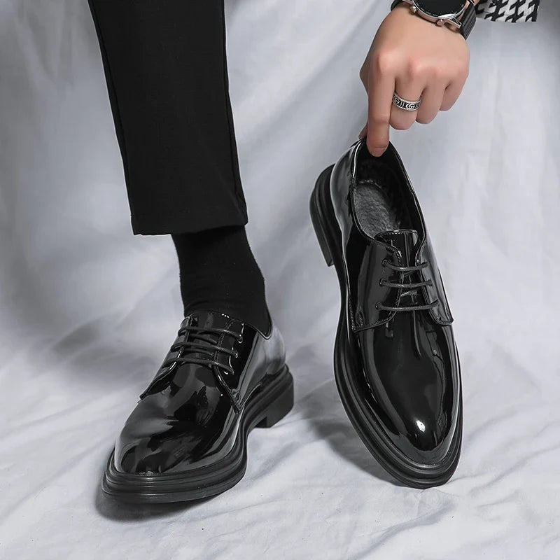 Pointed Toe Lace-Up Shoes