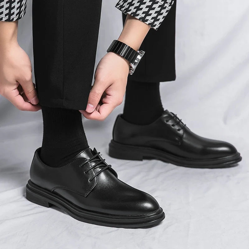 Pointed Toe Lace-Up Shoes