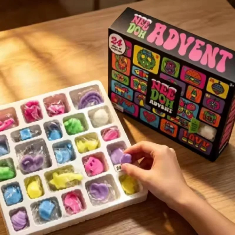 NeedohAdvent  – 24 napos adventi naptár puha, nyomkodható játékokkal és változatos meglepetésekkel