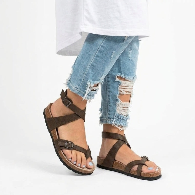 Women's Flat Sandals with Toe Strap and Adjustable Buckle