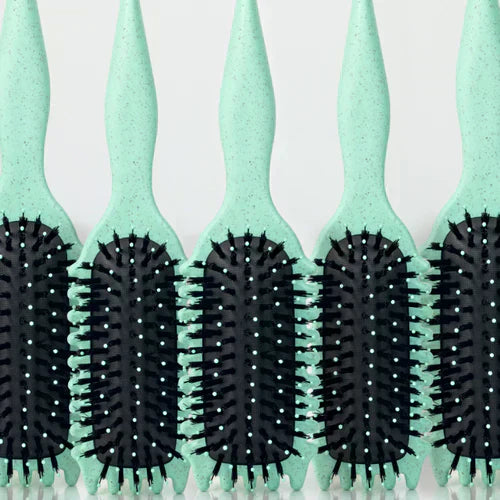 3-in-1 Styling Brush – Perfect for Defined Curls, Separation, and Frizz Control