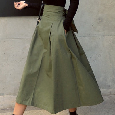 Luna high-waisted pleated skirt