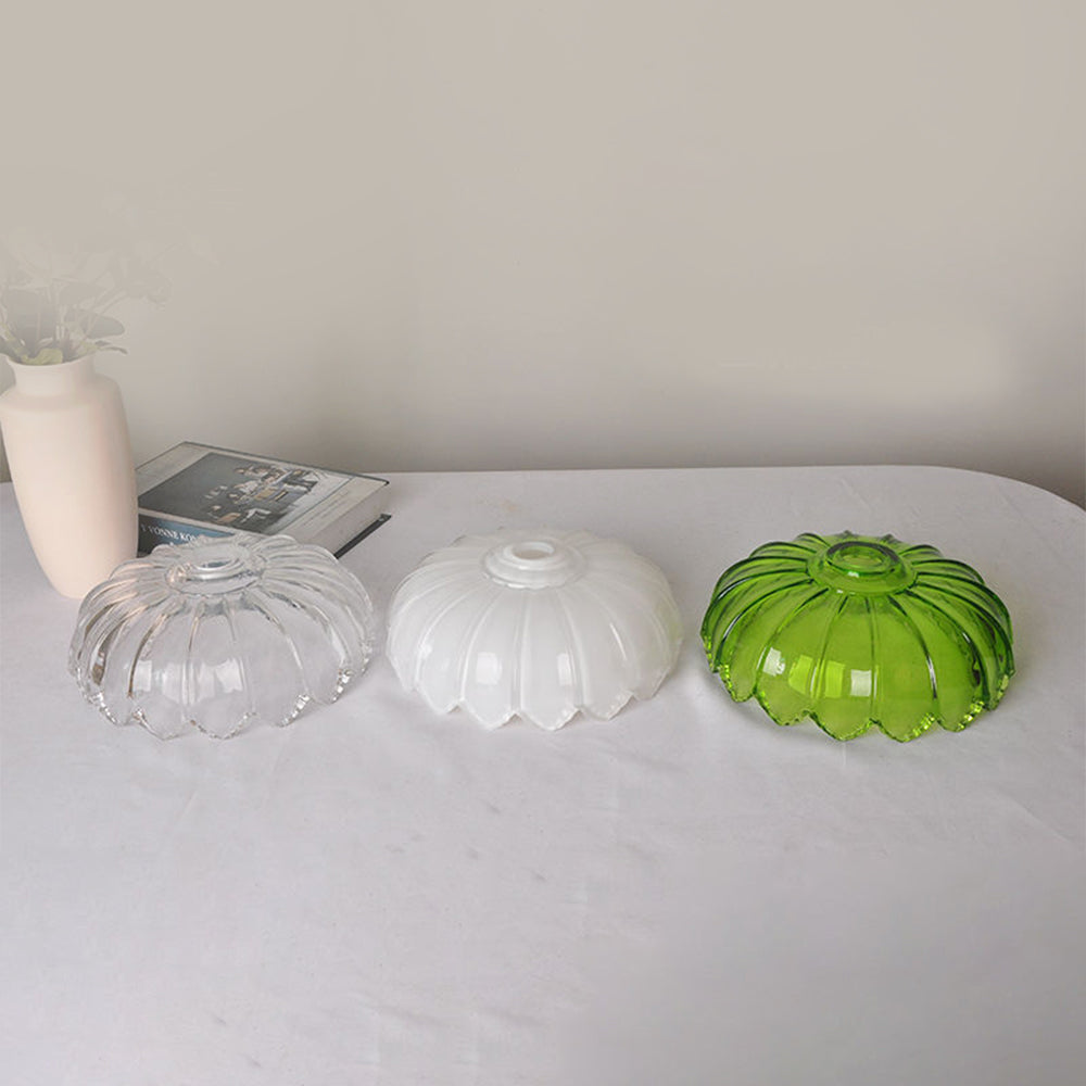 BlossomGlow – Elegant Scalloped Flower-Style Glass Shade with Vintage Charm | Soft Diffused Glow with Brass-Toned Fitting | Timeless Statement for Bedroom, Hallway or Dining