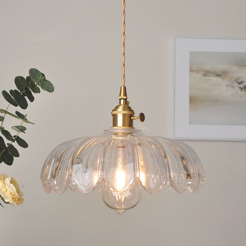BlossomGlow – Elegant Scalloped Flower-Style Glass Shade with Vintage Charm | Soft Diffused Glow with Brass-Toned Fitting | Timeless Statement for Bedroom, Hallway or Dining