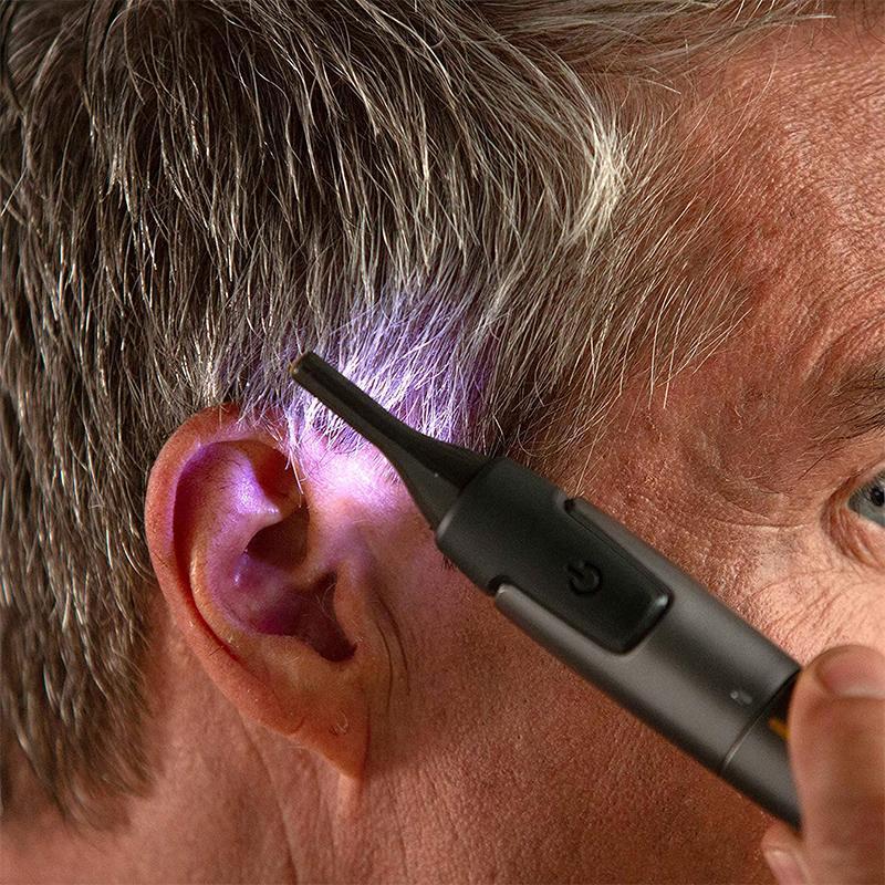 TrimLuxe - Precíziós trimmer titán bevonatú rozsdamentes acél pengével és LED fénnyel