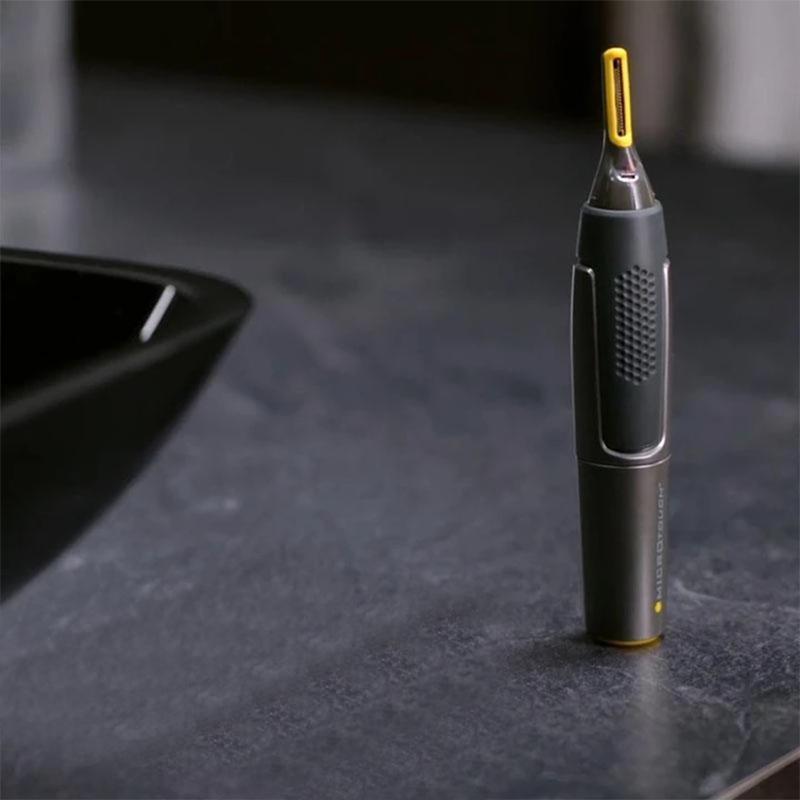 TrimLuxe - Precíziós trimmer titán bevonatú rozsdamentes acél pengével és LED fénnyel