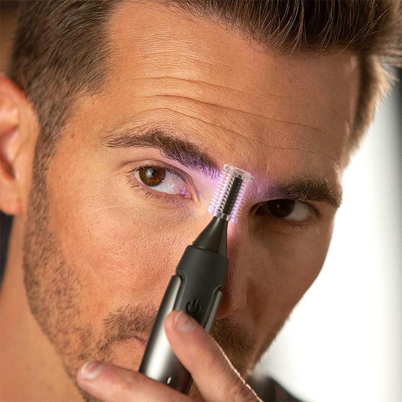 TrimLuxe - Precíziós trimmer titán bevonatú rozsdamentes acél pengével és LED fénnyel