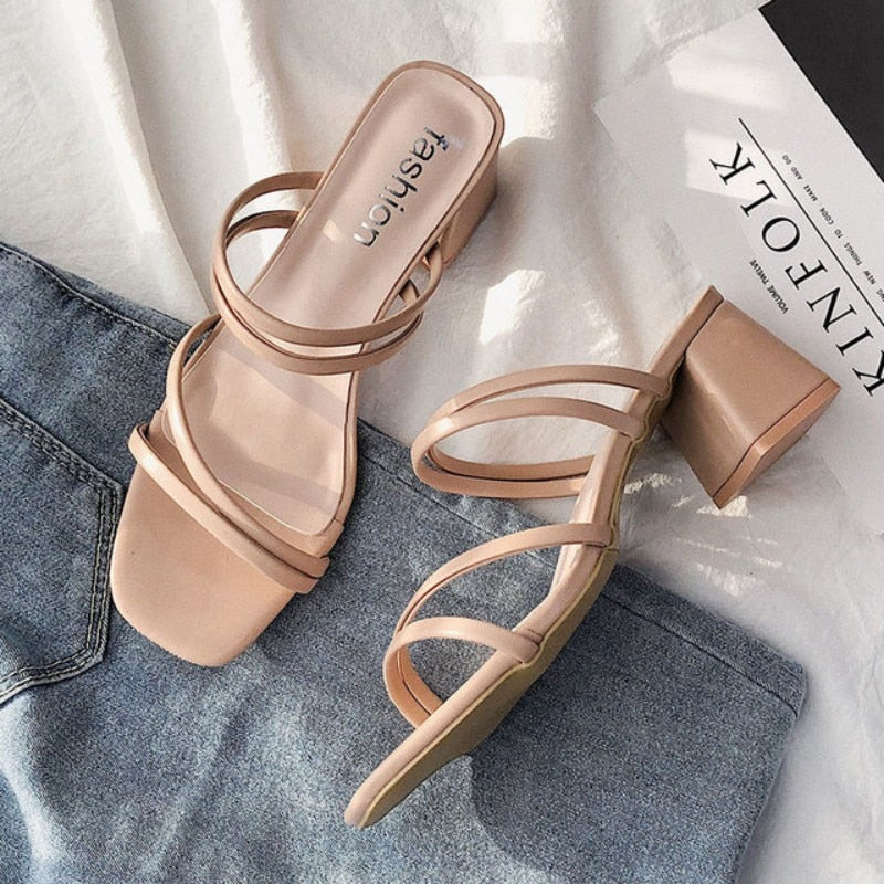 Dana - Trendy square heel pumps