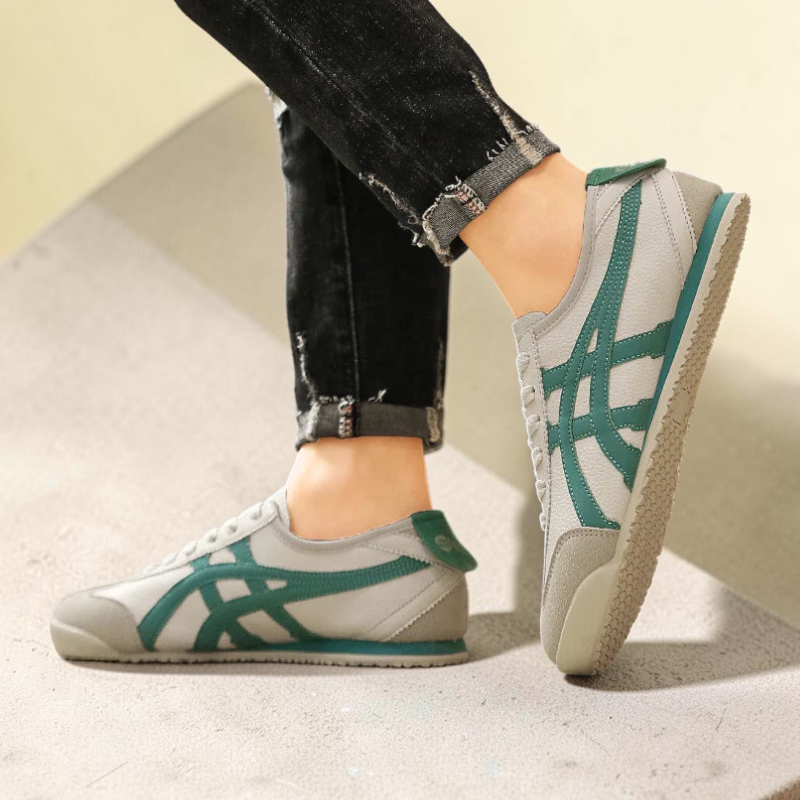 Men's Stylish Round Toe Lace-Up Sneakers