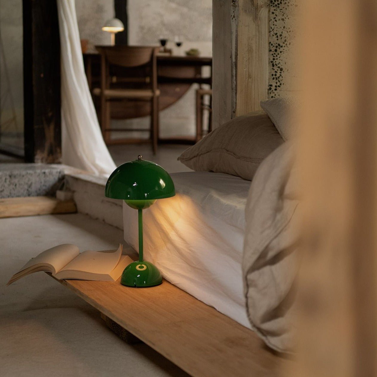 Lunarglo | LED Lamp Modern Sleek Design with Soft Ambient Glow | Energy-Efficient LED Lighting for Cozy, Inviting Atmosphere | Versatile Placement for Nightstand, Living Room or Office