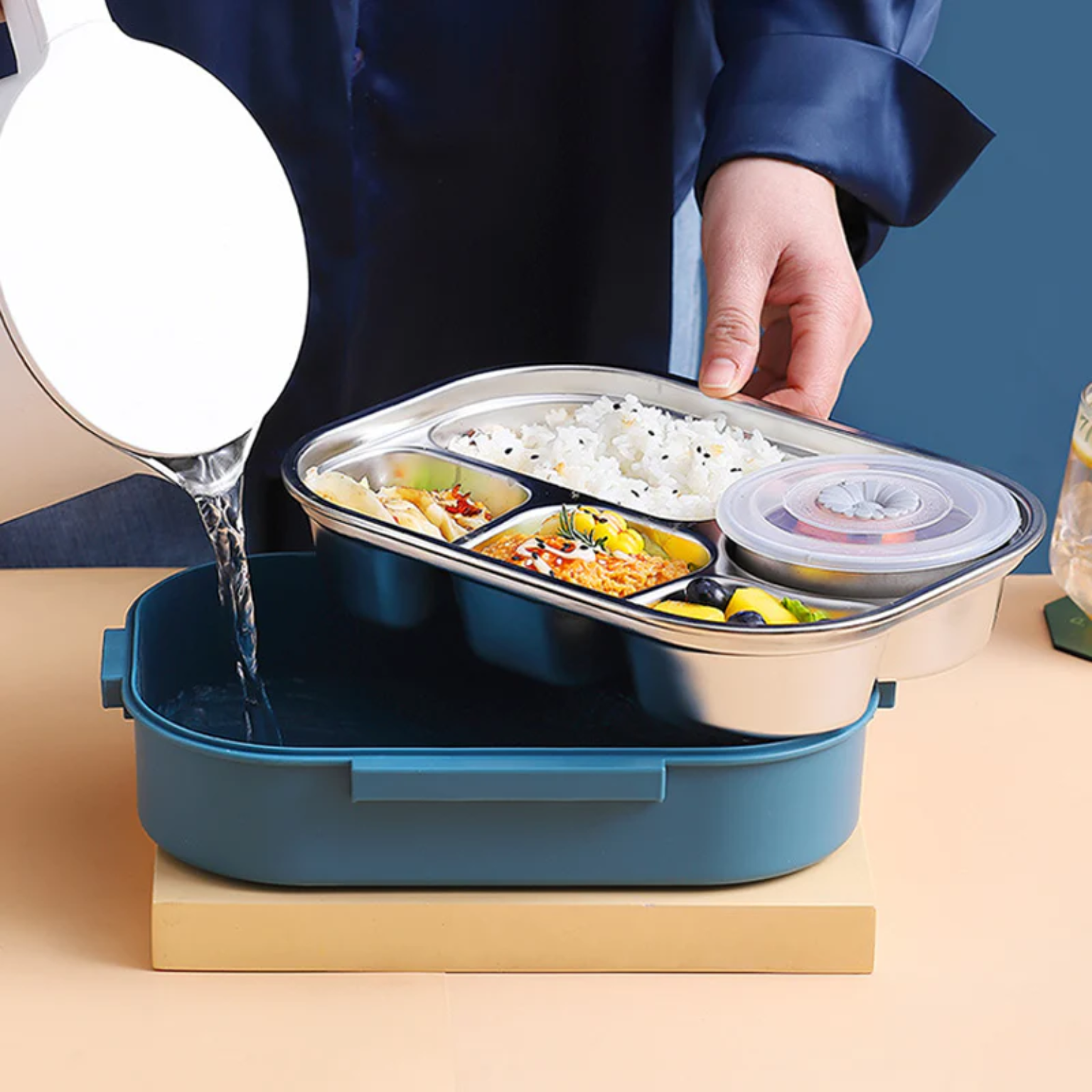 Internal stainless steel lunch box