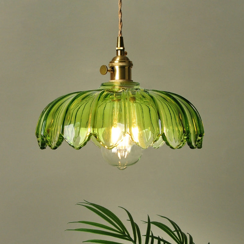 BlossomGlow – Elegant Scalloped Flower-Style Glass Shade with Vintage Charm | Soft Diffused Glow with Brass-Toned Fitting | Timeless Statement for Bedroom, Hallway or Dining