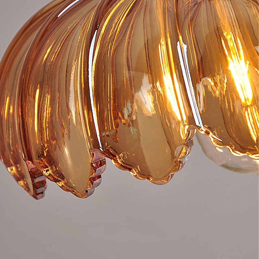 BlossomGlow – Elegant Scalloped Flower-Style Glass Shade with Vintage Charm | Soft Diffused Glow with Brass-Toned Fitting | Timeless Statement for Bedroom, Hallway or Dining
