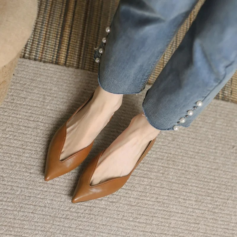 Elegant Pointed Toe Slip-On Slippers for Women