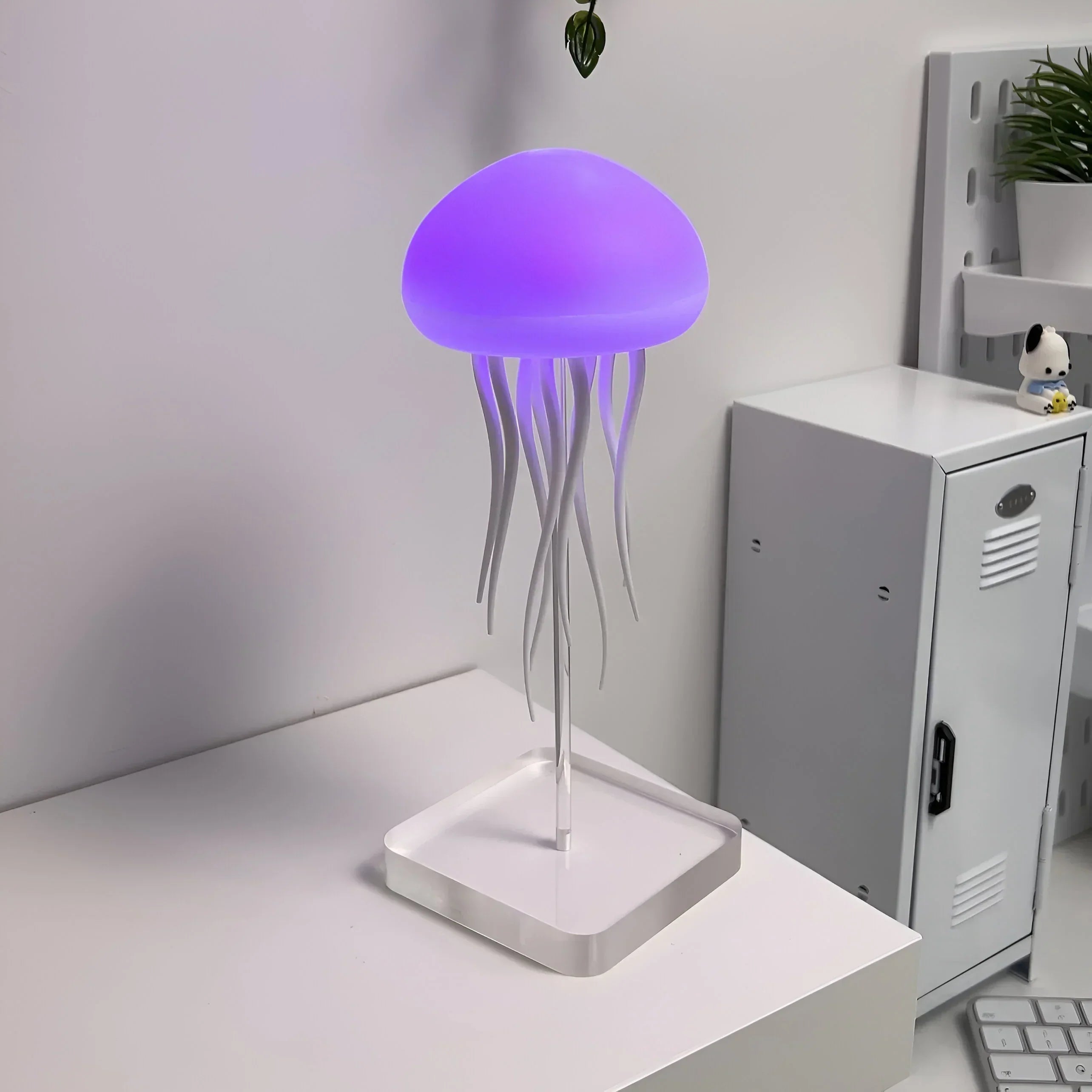 JellyJive - Lamp with Dancing Jellyfish Realistic Floating Jellyfish with Hypnotic Motion | Soft Ambient LED Glow for Relaxing Atmosphere | Unique Decorative Accent for Bedside, Desk or Living Room